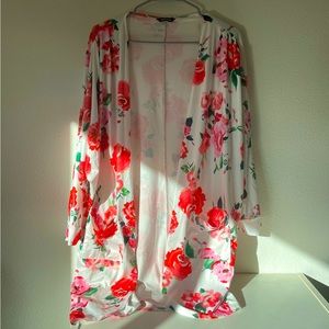 Long sleeved cardigan/cover-up